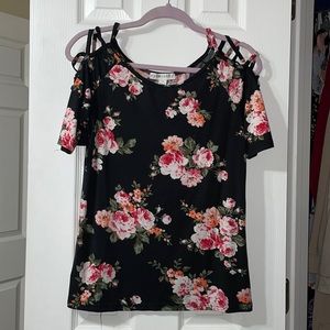 Rose shirt with detailed sleeves